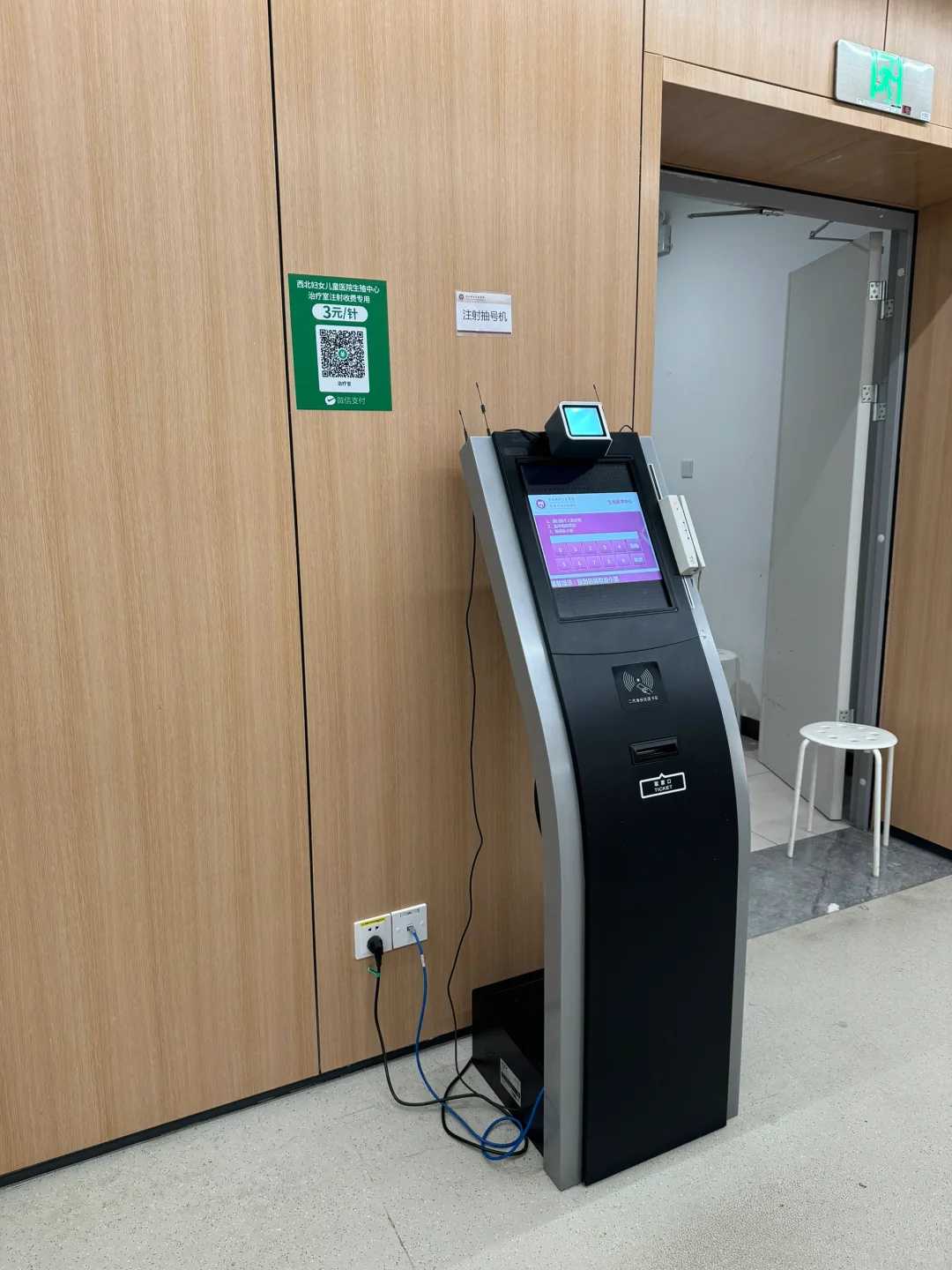 鲶鱼适合放生吗为什么，英国男子在泰国捕获89公斤巨型鲶鱼后放生(图)